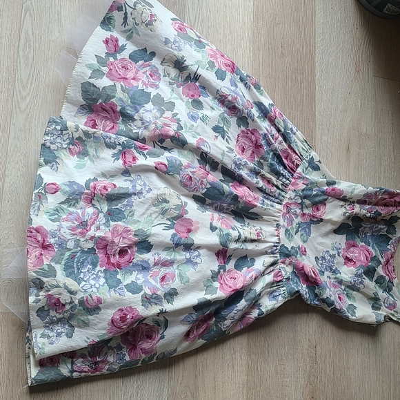 Floral dress sz 0 - Picture 2 of 4